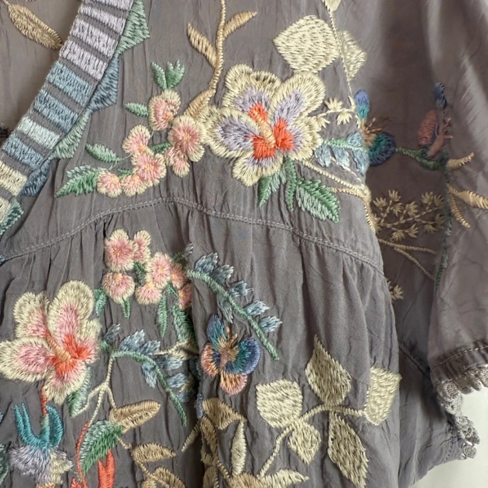 Johnny Was Short Sleeve Gray Blouse Colorful Romantic Embroidered Flowers Medium - Picture 1 of 15